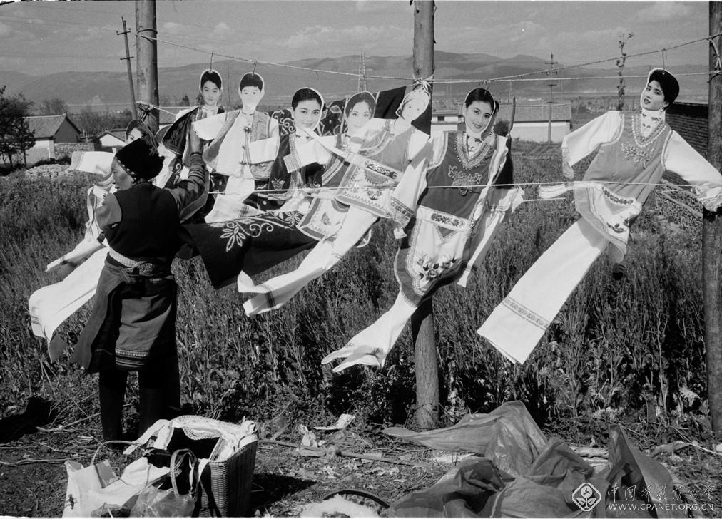 徐晉燕-大理白族服裝賣到田間地頭。徐晉燕.jpg